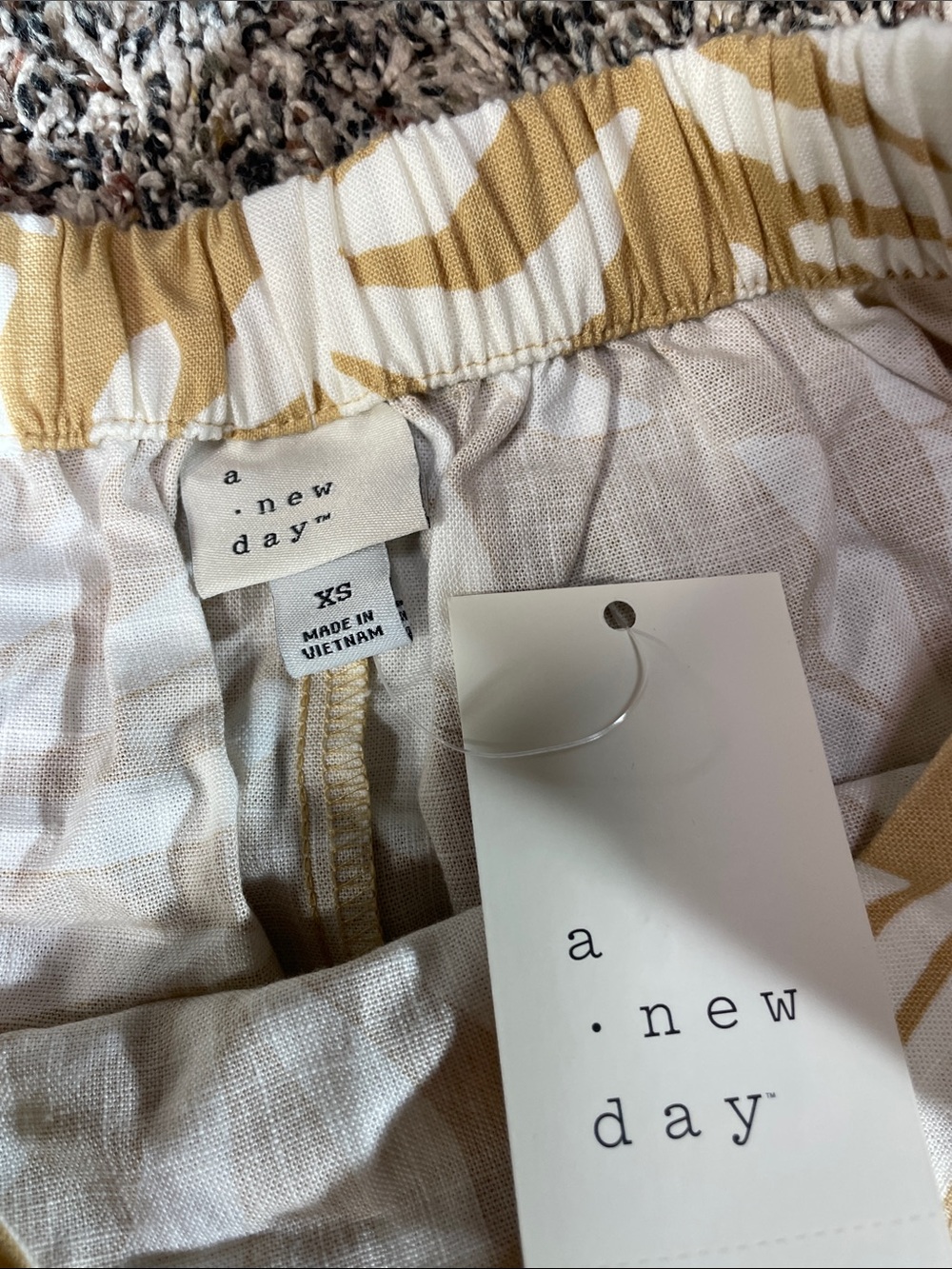 a new day Tan and White Leaf-Print Tie-Waist Mini Skirt Var Sizes | NWT - Picture 4 of 5